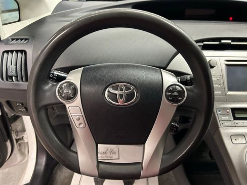 Used 2013 Toyota Prius Two image 9