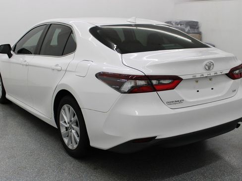 Used 2021 Toyota Camry LE FWD image 6