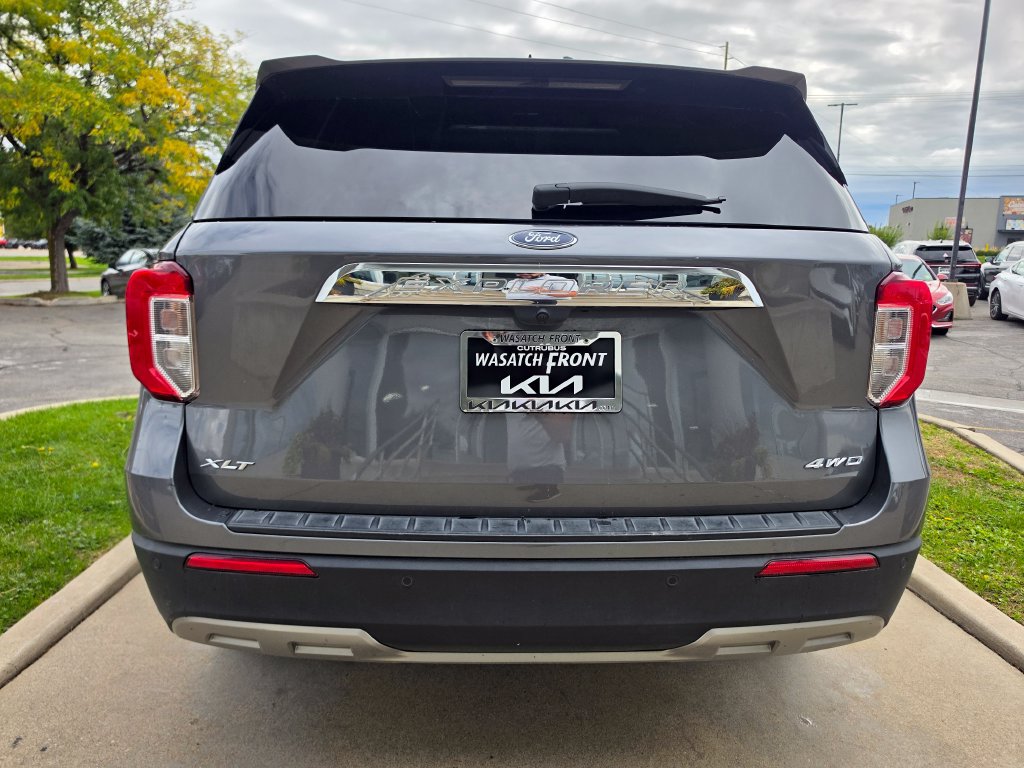 Used 2024 Ford Explorer XLT w/ Equipment Group 202A AWD/4WD image 6