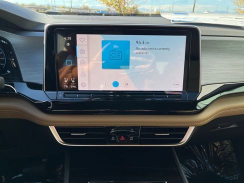 New 2026 Volkswagen Atlas Cross Sport SE image 12