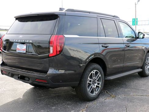 New 2025 Ford Expedition Active image 5