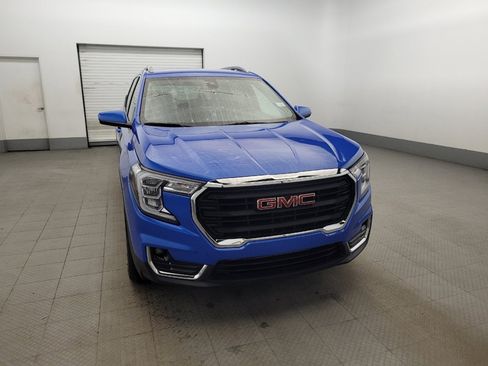 Used 2024 GMC Terrain SLT image 14