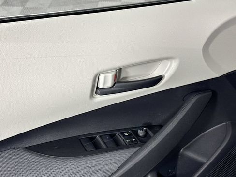 Used 2022 Toyota Corolla LE FWD image 20