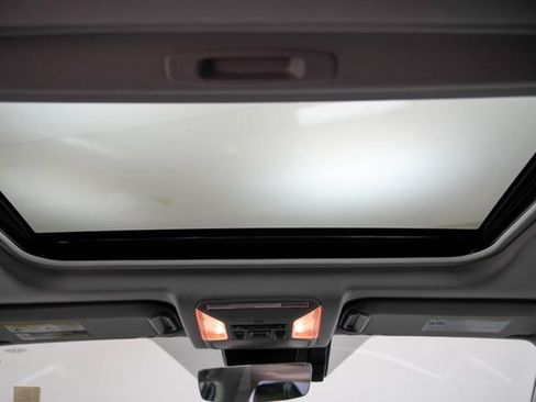 Used 2021 Toyota RAV4 XLE Premium AWD/4WD image 2