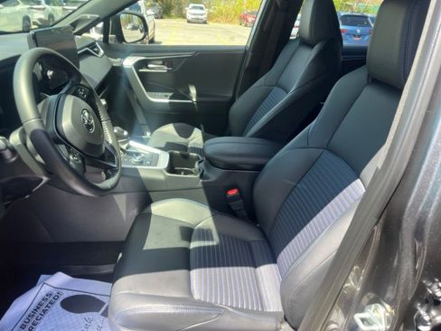 Used 2024 Toyota RAV4 XSE AWD/4WD image 9