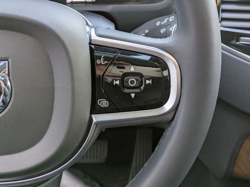 Certified 2023 Volvo XC90 T8 Plus w/ Protection Package Premier image 17