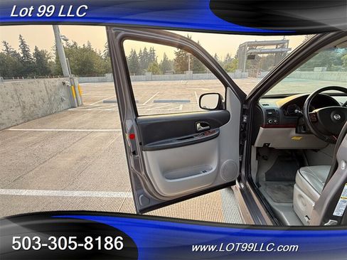Used 2007 Buick Terraza CXL w/ Driver Confidence Package FWD image 32
