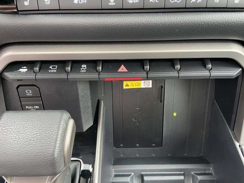 Used 2023 Toyota Tundra Limited AWD/4WD image 25