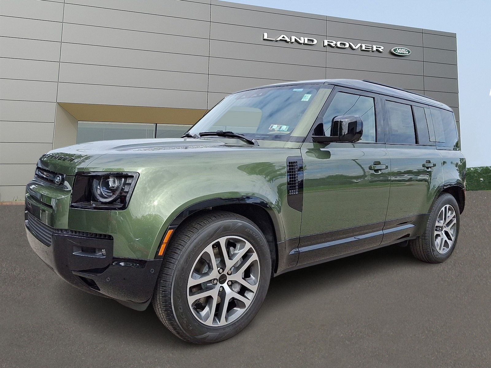 New 2026 Land Rover Defender 110 X-Dynamic SE AWD/4WD image 1
