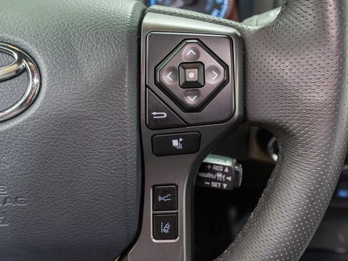 Used 2019 Toyota Tacoma TRD Off-Road AWD/4WD image 31