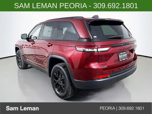 New 2025 Jeep Grand Cherokee Laredo image 5