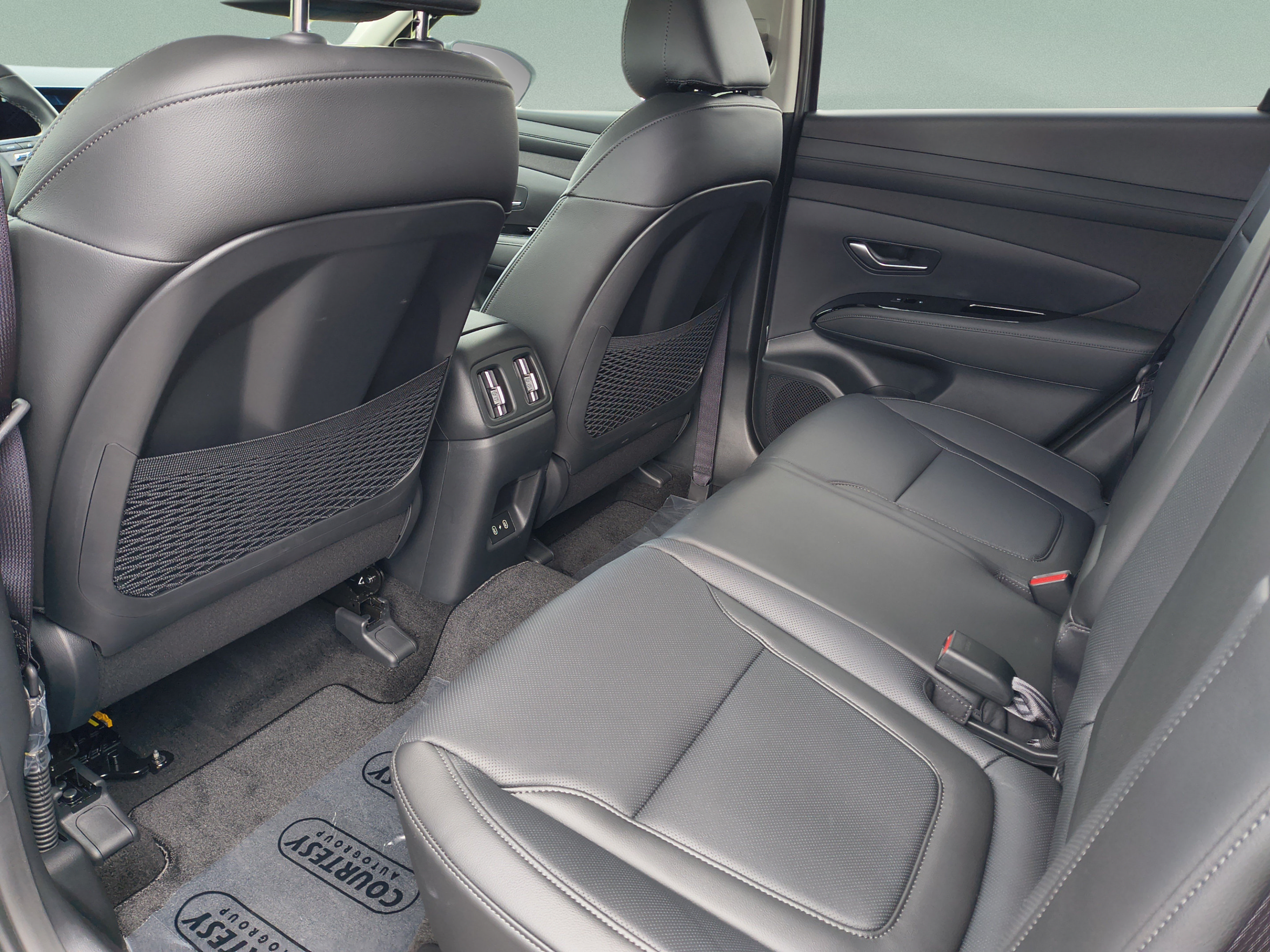 New 2026 Hyundai Tucson Limited FWD image 16