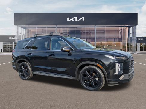 Used 2023 Hyundai Palisade XRT FWD image 2