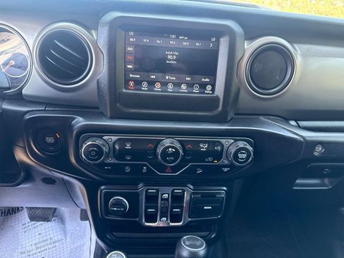 Used 2021 Jeep Wrangler Unlimited Sport AWD/4WD image 23