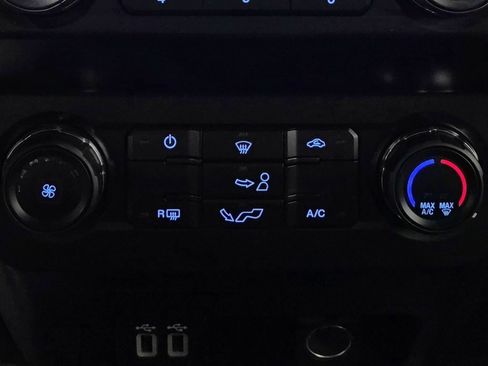 Used 2019 Ford F150 XLT image 34