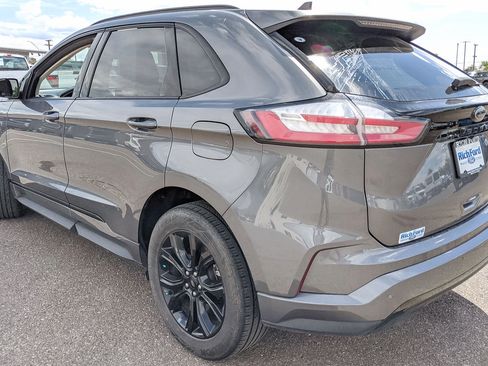 Used 2024 Ford Edge SE w/ Black Appearance Package AWD/4WD image 4