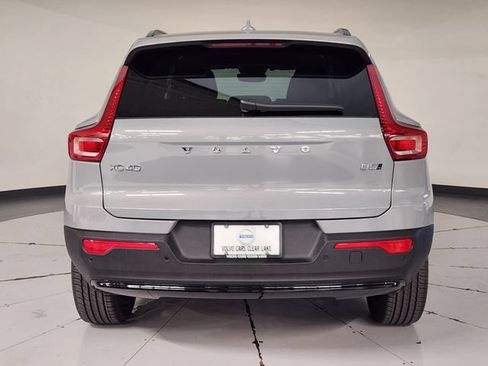 New 2026 Volvo XC40 B5 Plus w/ Protection Package Premier AWD/4WD image 10