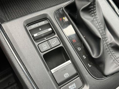 Used 2025 Honda CR-V LX image 22