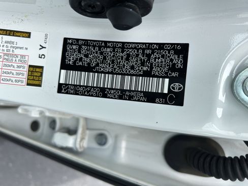 Used 2016 Toyota Prius Two image 18