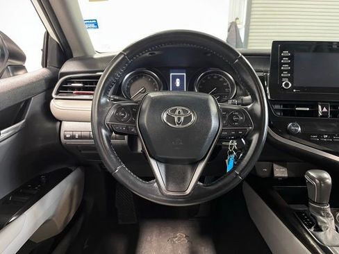 Used 2021 Toyota Camry SE FWD image 21