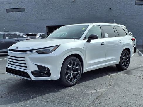 New 2026 Lexus TX 500h AWD image 3