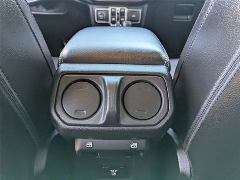 Used 2021 Jeep Wrangler Unlimited Sahara image 18