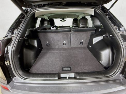 Used 2022 Jeep Cherokee Trailhawk image 25