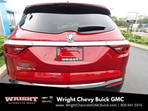 Used 2023 Buick Enclave Essence image 4