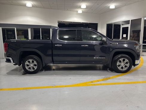 Used 2025 GMC Sierra 1500 SLT image 8