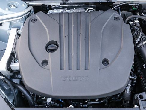 New 2026 Volvo XC60 B5 Ultra image 26