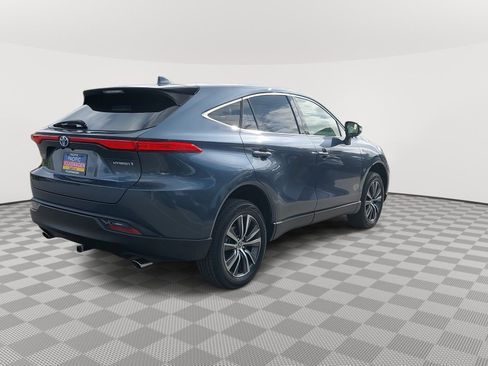 Used 2021 Toyota Venza LE image 5