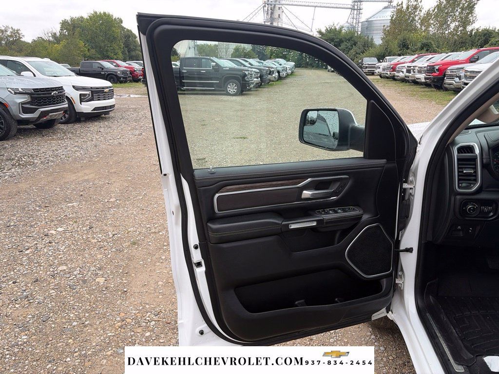 Used 2020 RAM 1500 Laramie AWD/4WD image 9