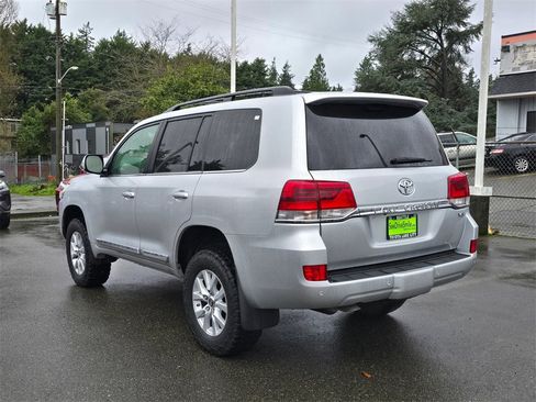 Used 2016 Toyota Land Cruiser image 5