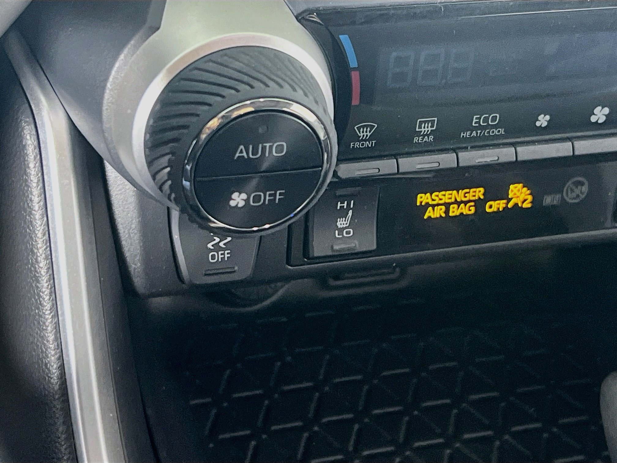 Used 2022 Toyota RAV4 XLE w/ Convenience Package AWD/4WD image 19