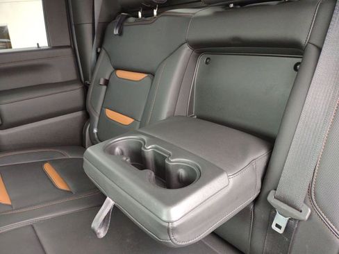Used 2020 GMC Sierra 2500 AT4 w/ AT4 Premium Package AWD/4WD image 13