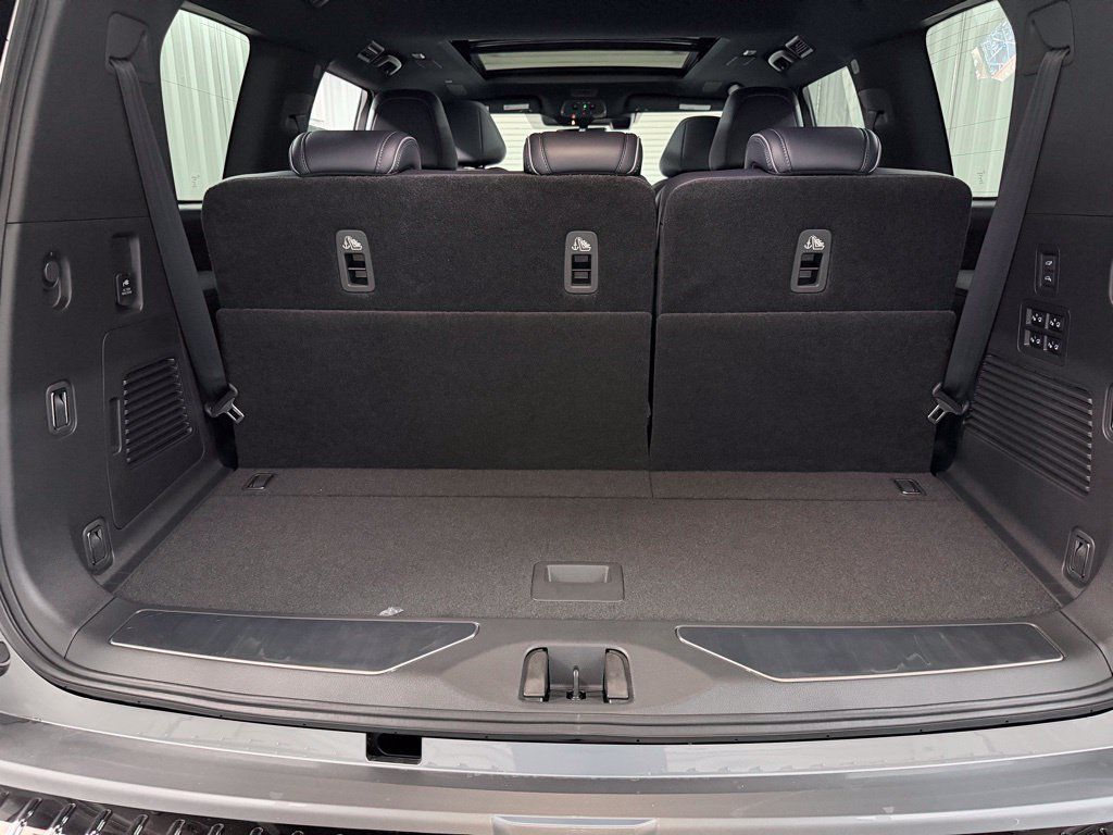 Certified 2026 INFINITI QX80 4WD w/ Sport Exterior Package image 37