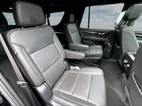 Used 2024 GMC Yukon Denali w/ Denali Reserve Package AWD/4WD image 24