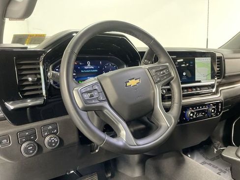 Used 2025 Chevrolet Silverado 2500 LT w/ Convenience Package AWD/4WD image 14