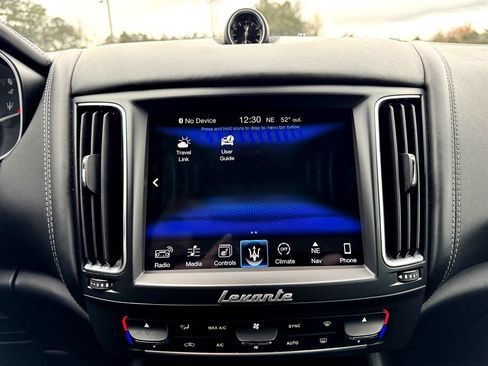 Used 2017 Maserati Levante S AWD/4WD image 18