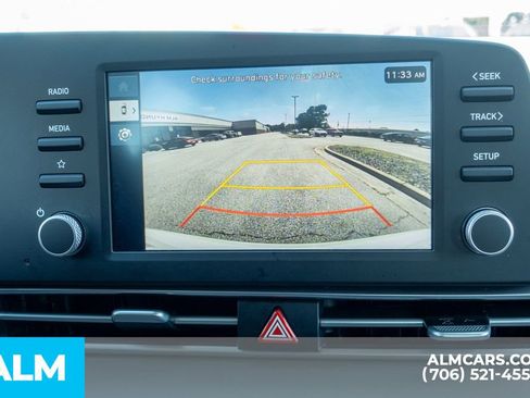 Used 2025 Hyundai Elantra SE image 33