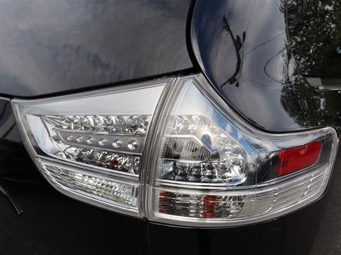 Used 2016 Toyota Sienna SE image 26