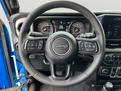 Certified 2025 Jeep Wrangler Unlimited Sport AWD/4WD image 19