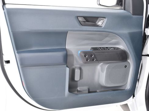 Used 2025 Ford Maverick Lobo AWD/4WD image 23