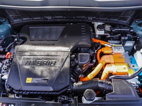 Certified 2025 Kia Niro EX image 28