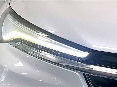 Used 2023 Buick Enclave Premium w/ LPO, Floor Liner Package image 27