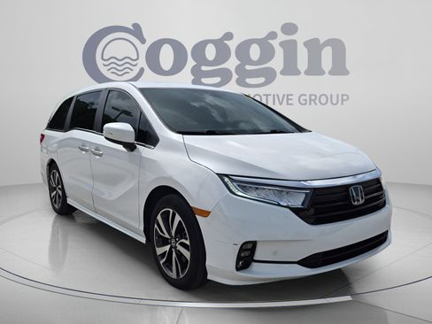 Certified 2024 Honda Odyssey Touring image 8