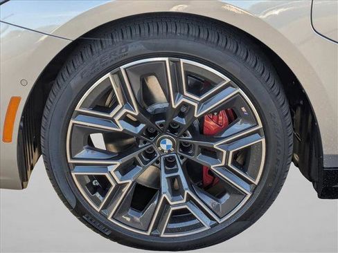 New 2026 BMW 550e xDrive image 10