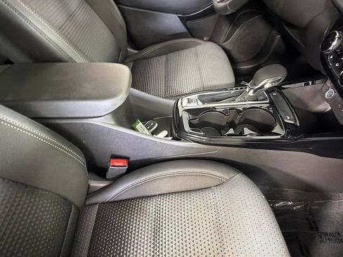 Used 2025 Chevrolet Trax LT w/ Driver Confidence Package FWD image 34