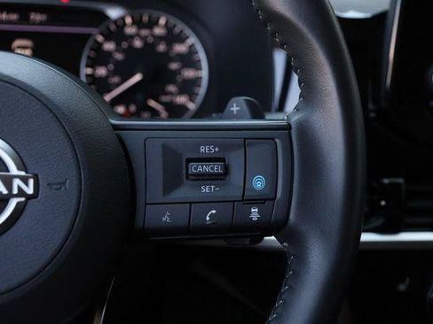 Used 2025 Nissan Pathfinder SV FWD image 14
