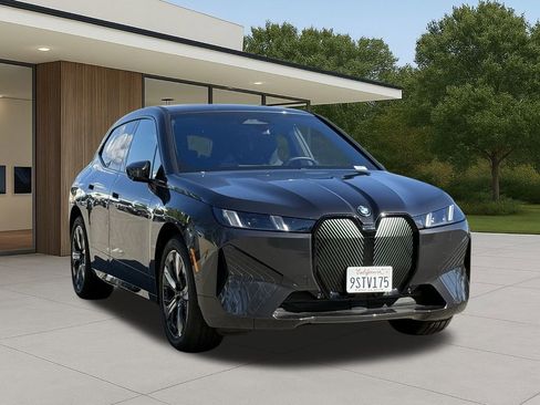 Used 2026 BMW iX xDrive45 w/ Climate Comfort Package image 4